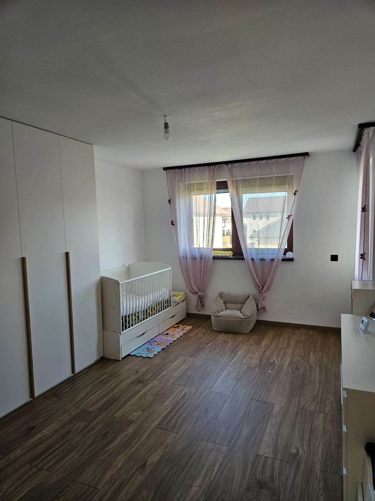 Casa 4 dormitoare cartier Izvor Brasov Mobilata utilata