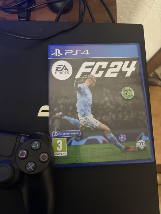 Продавам Playstation 4