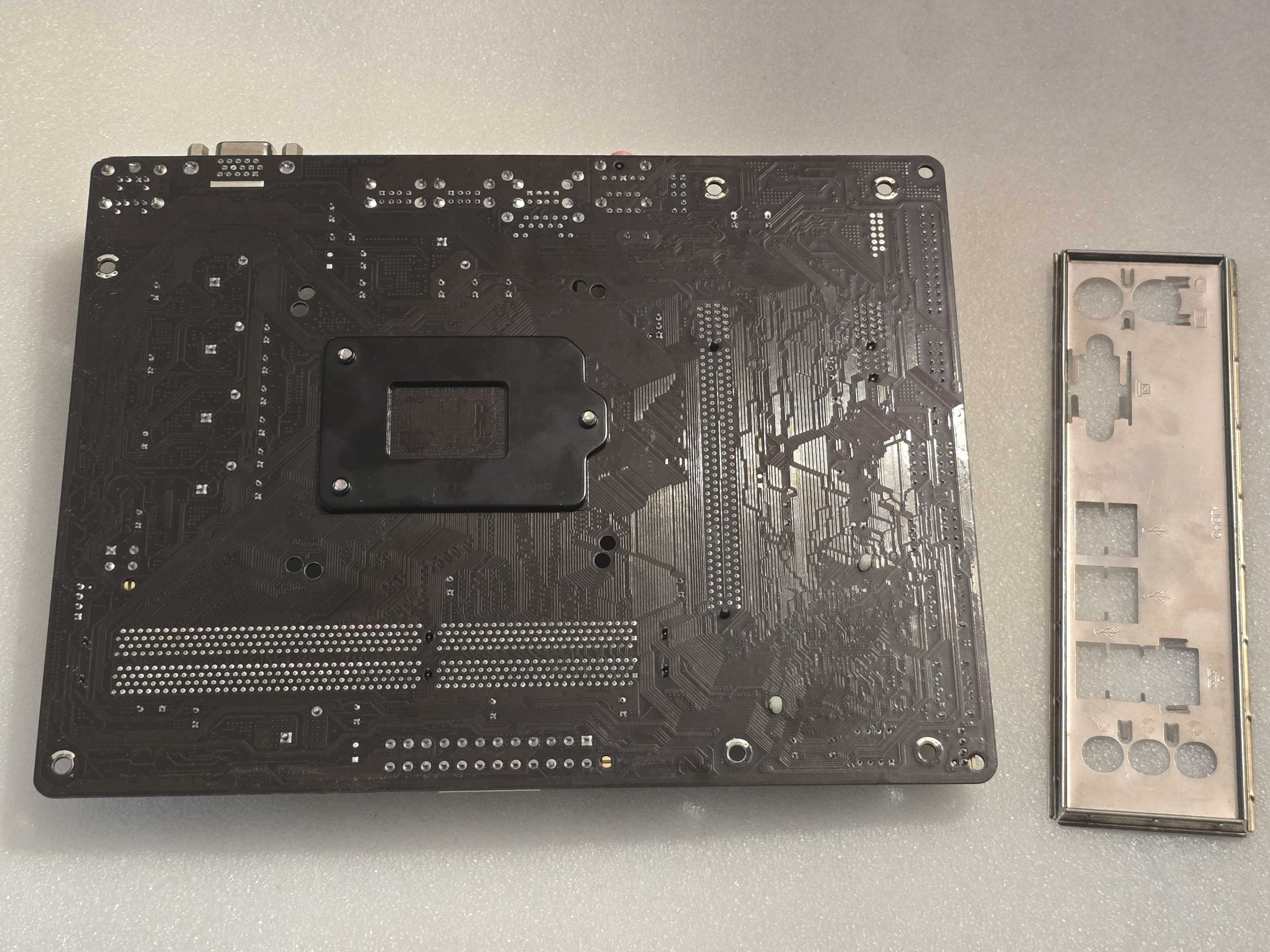 Placa de baza Asrock H61M-VS, LGA1155, DDR3 + procesor I3 2100