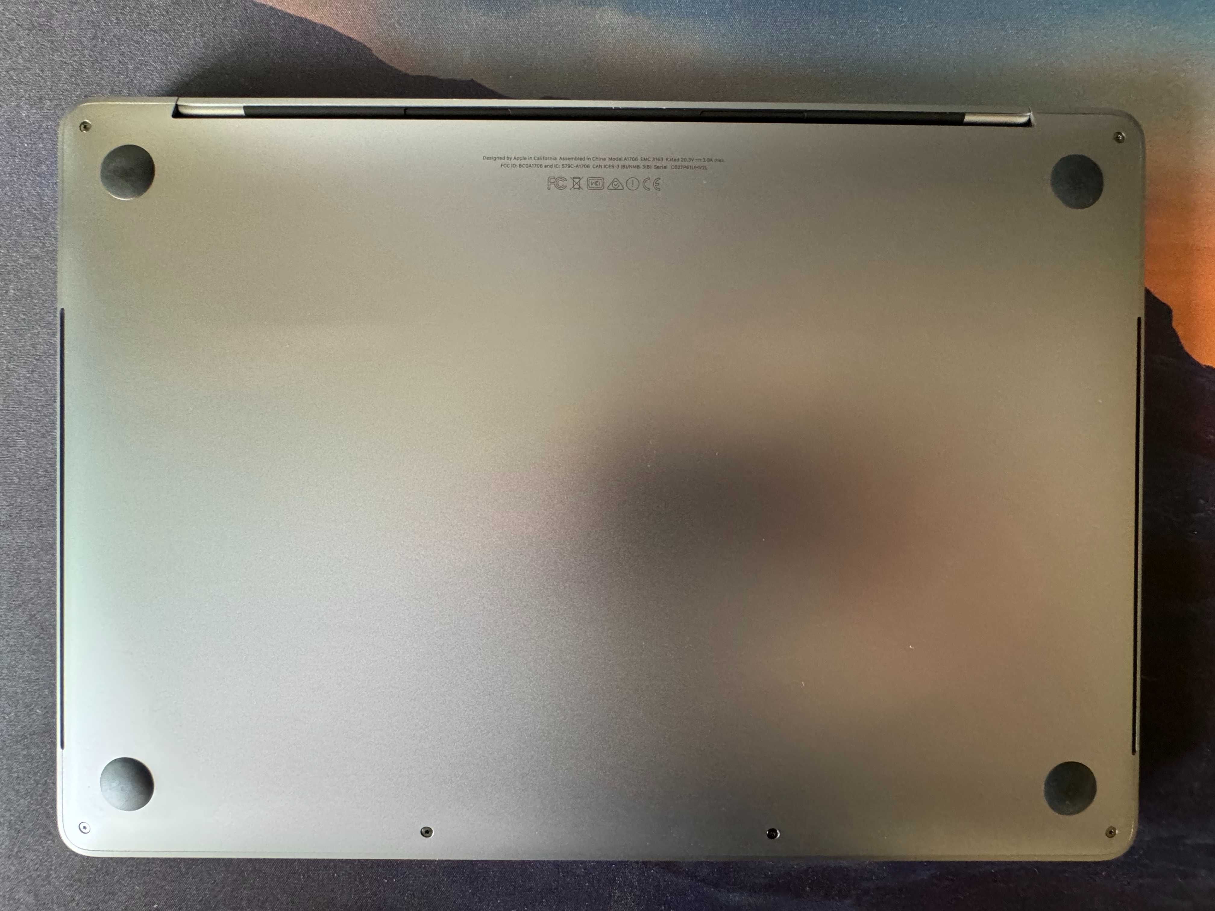 MacBook Pro 2017 i7 2.9Hz 16/1T  Touch bar  15.4 Inch