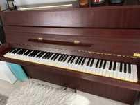 Pianină japoneză, Marca Eterna, produsă de Yamaha