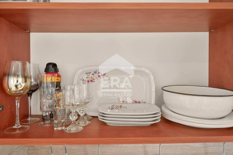 Тристаен, стилно обзаведен, южен апартамент под наем, в кв. Възраждане