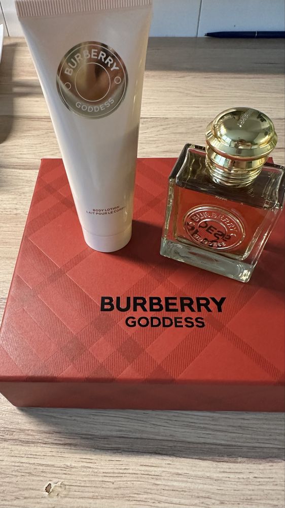 Комплект Burberry Goddes парфюм + лосион
