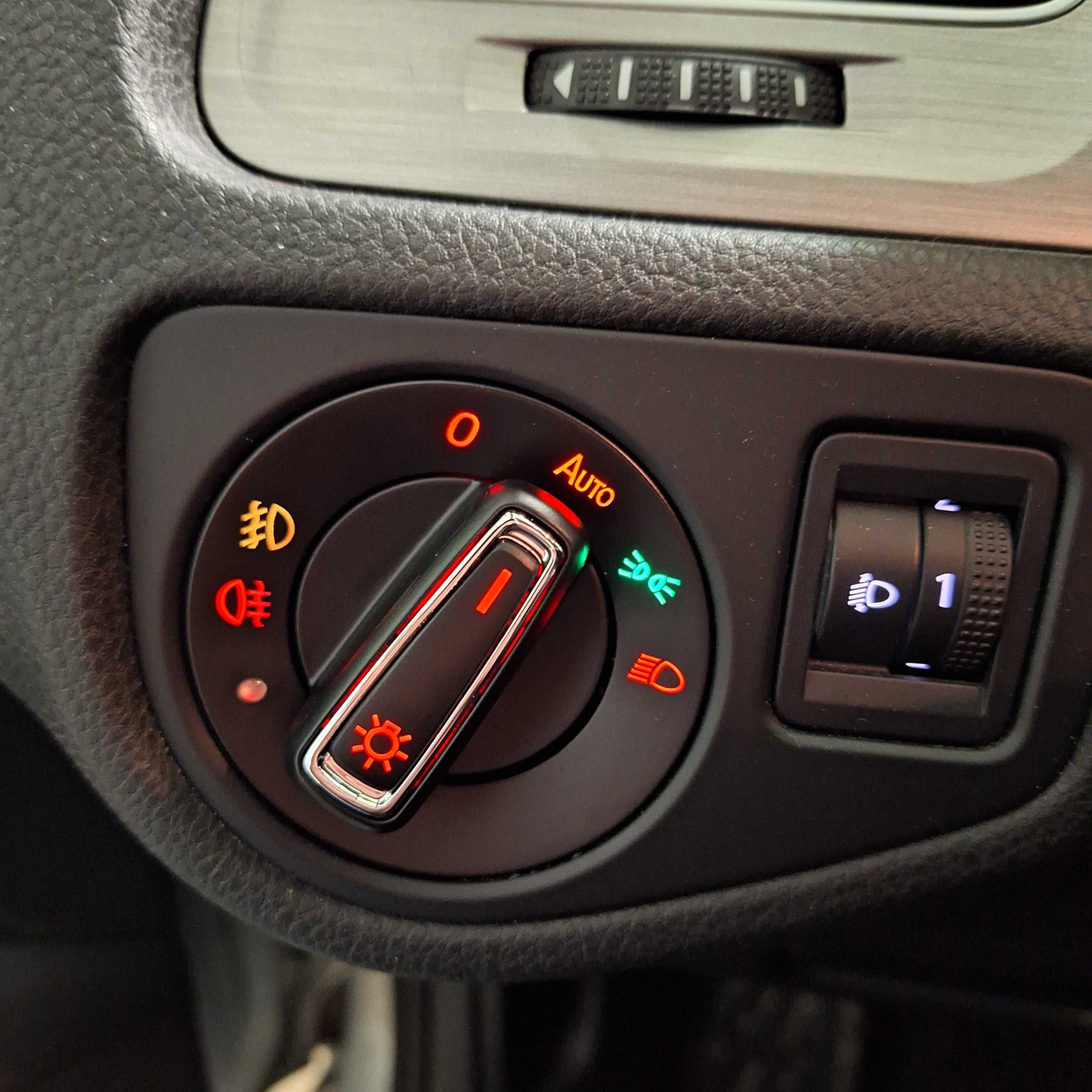 Ключ с вграден сензор светлина за автоматично включване на фаровете VW