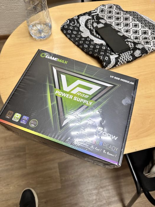 Блок питания Gamemax 700 RGB