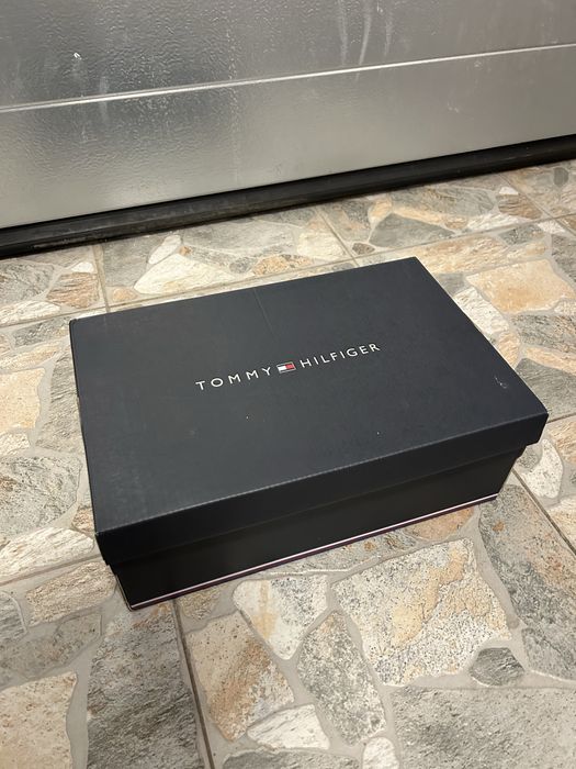 Чисто нови обувки tommy hilfiger sneakers runner Evo Mix