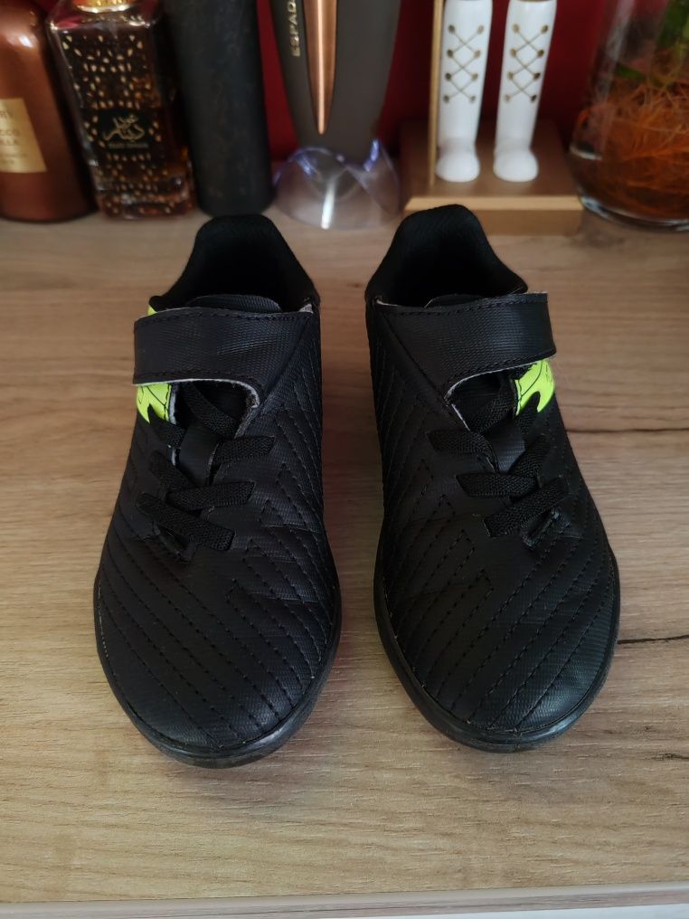 Adidași fotbal 25