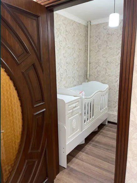 Сдаю СВОЮ 2 в 3 ком. на 2 этаже!М.Улугбекский р,улОсиё,Новомосковская!