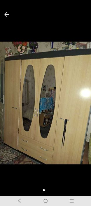 Vând dulap cu oglindă și sertare