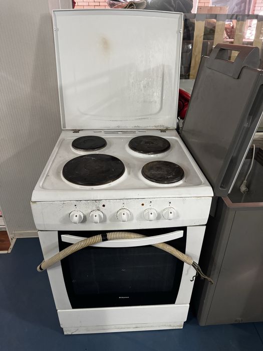 Продам электроплиту.