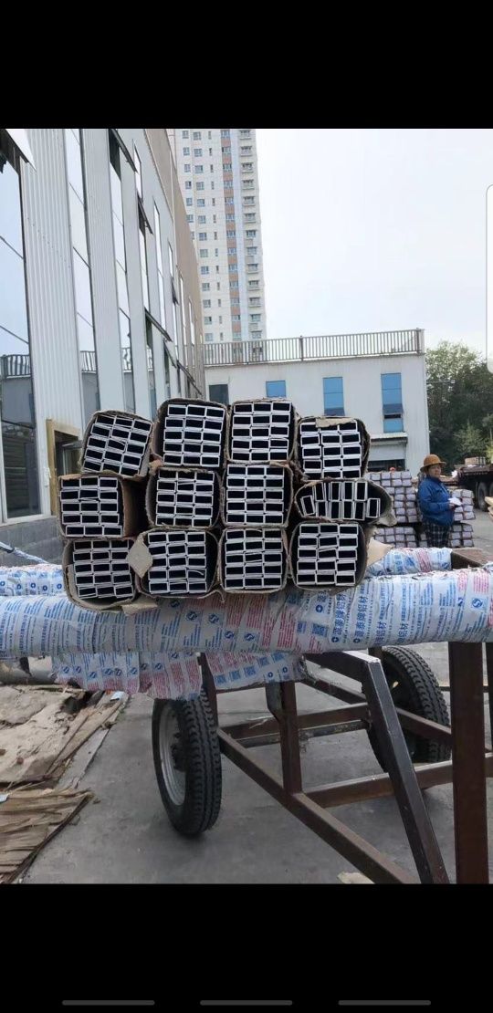 Продаётся алюминиевые профиля П, Т образные