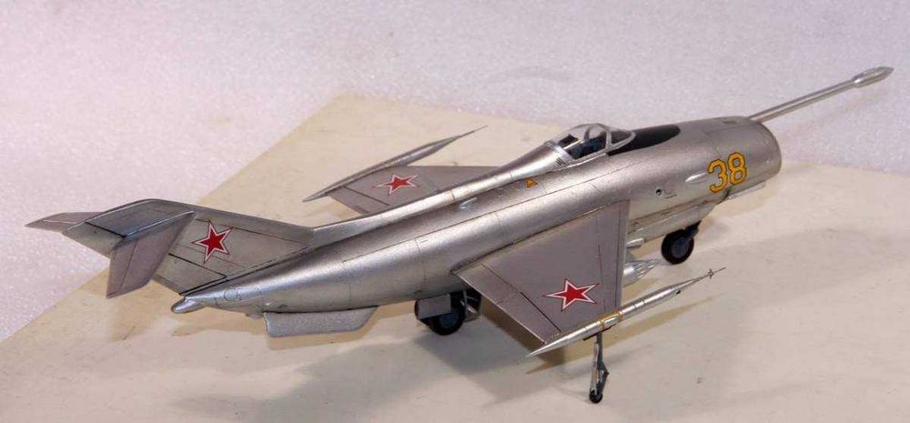 Сборная модель самолета Як-36 (АrtModel, 1:72)