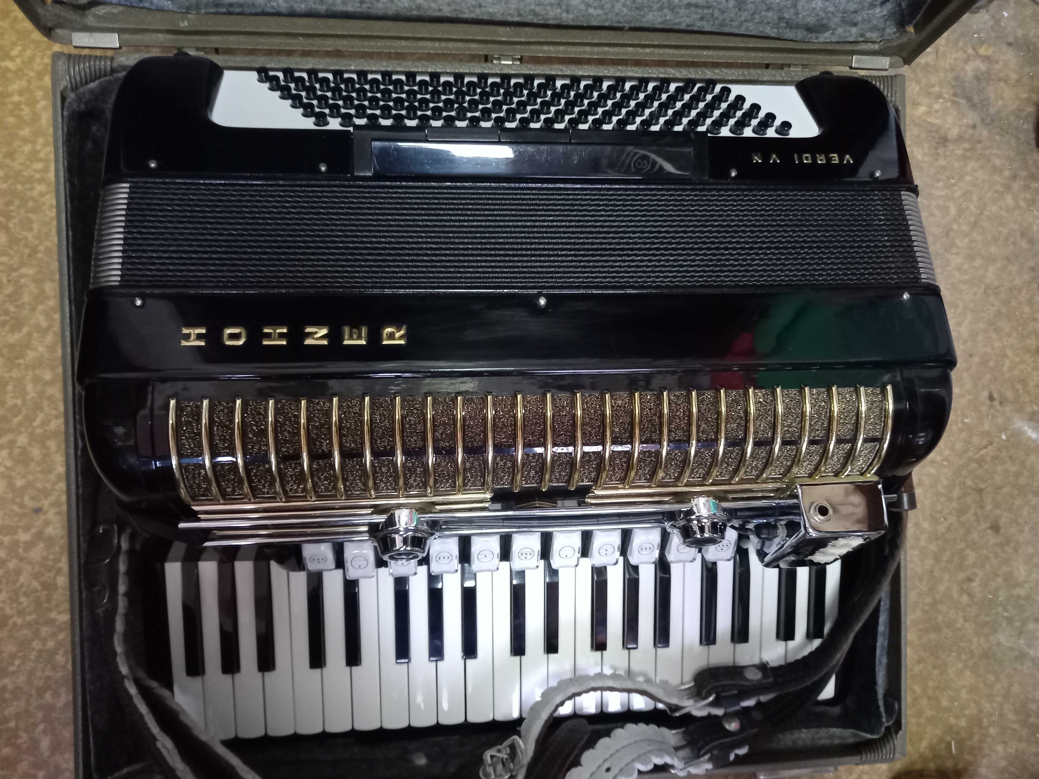 Акордеон Хонер HOHNER 120 баса