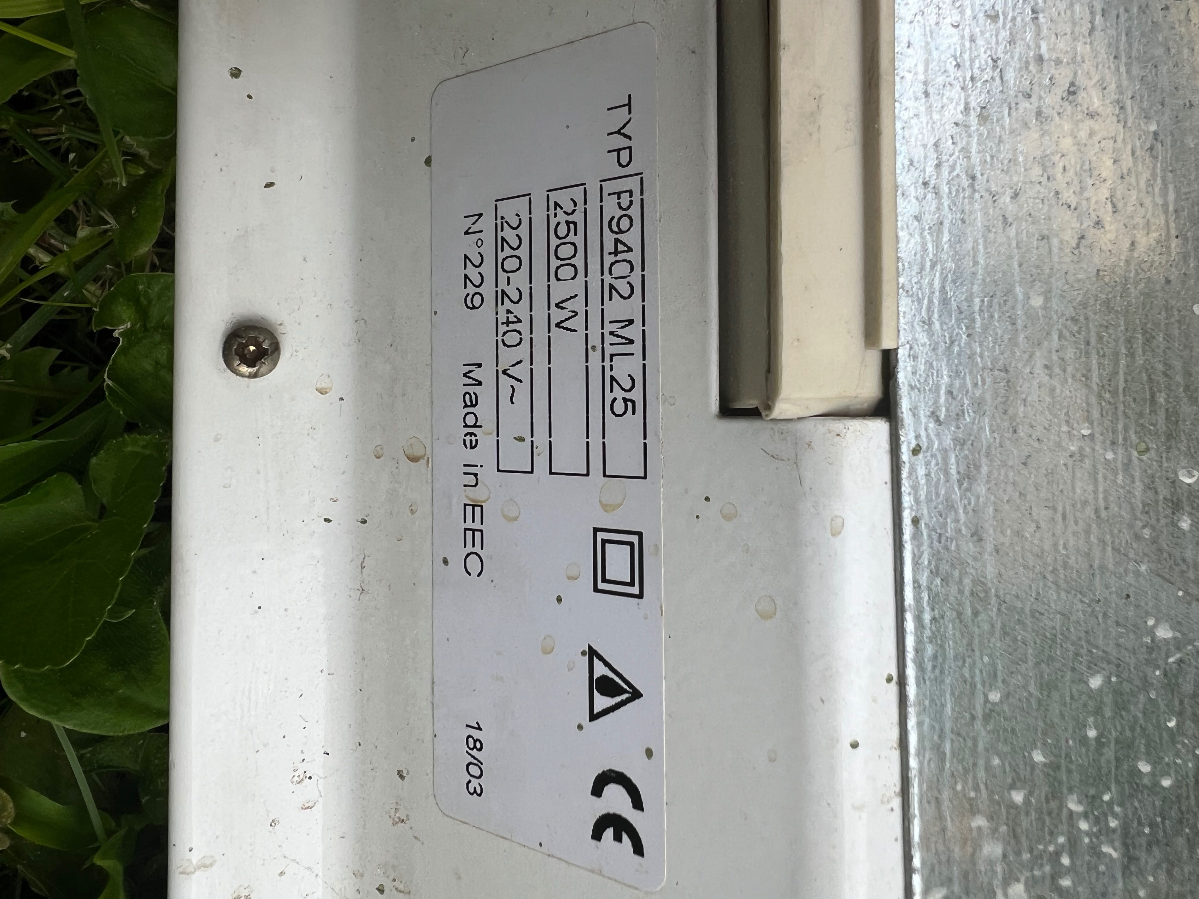 Стенни конвектори марка AIRELEC