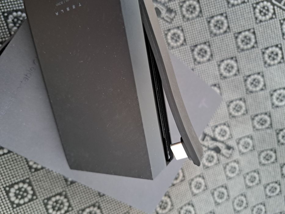 Baterii externe Tesla Wireless Portable Charge