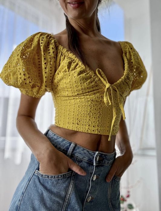 Top scurt zara marimea S