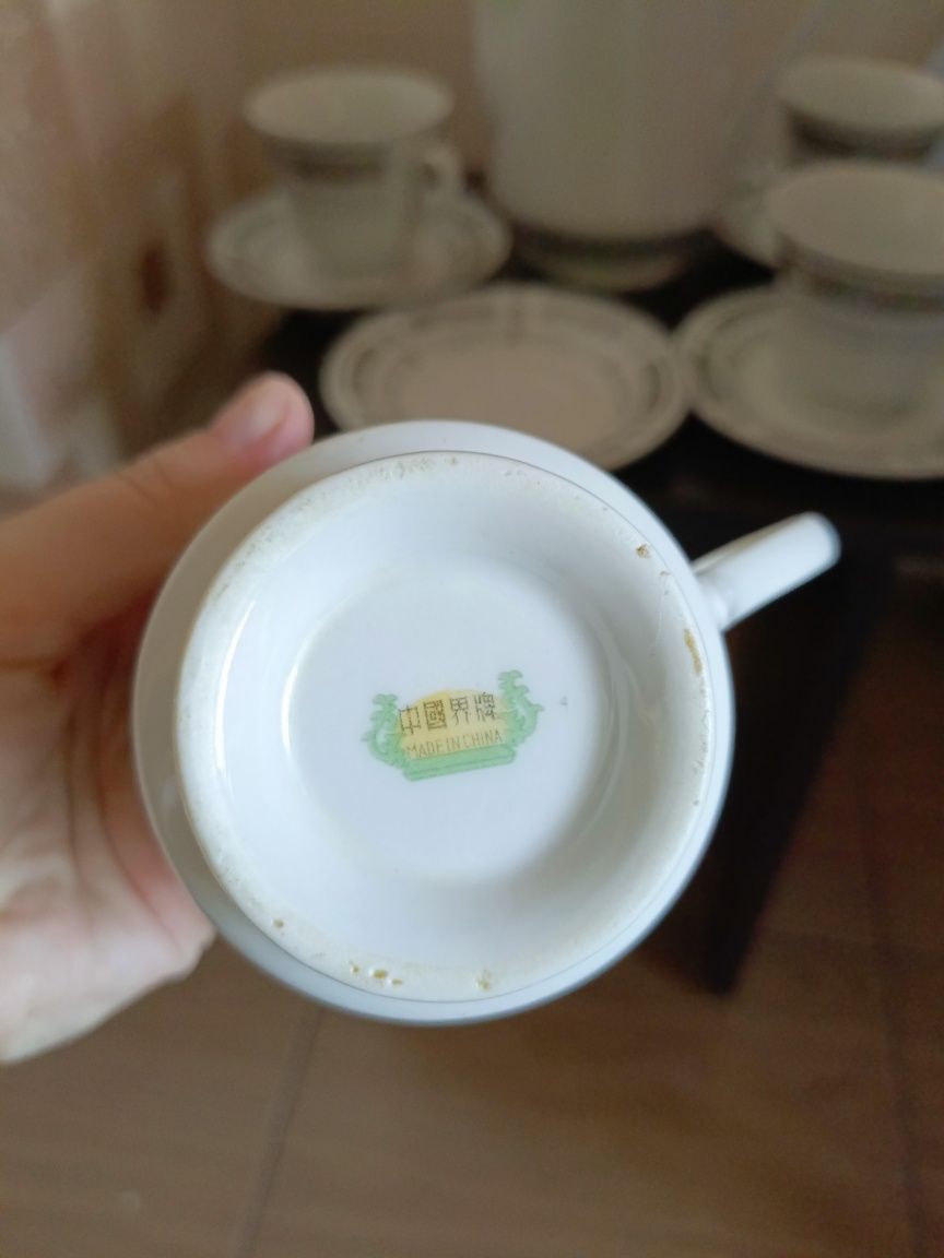 Продам чайник и чашки