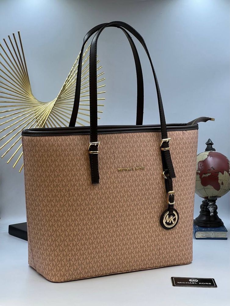 Geanta Michael Kors Noua !!! Dimensiuni 32/28 !!!
