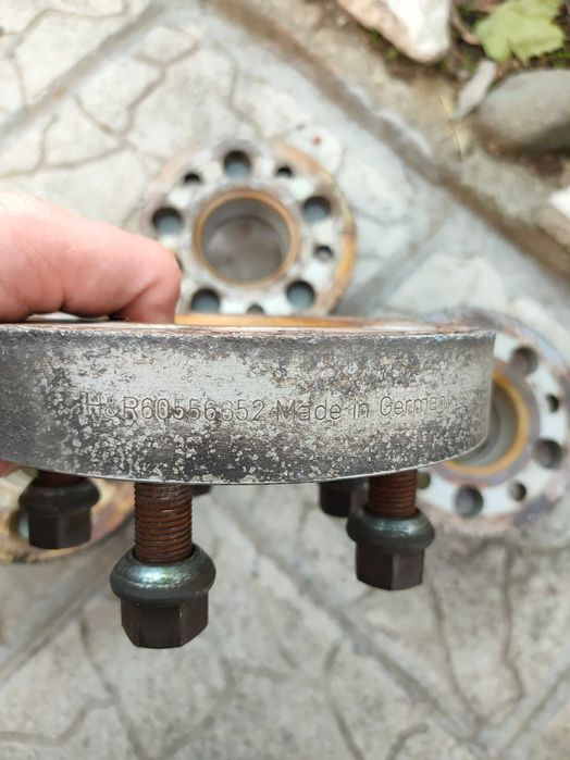 Фланци за джанти H&R 30 мм от МЛ W 163