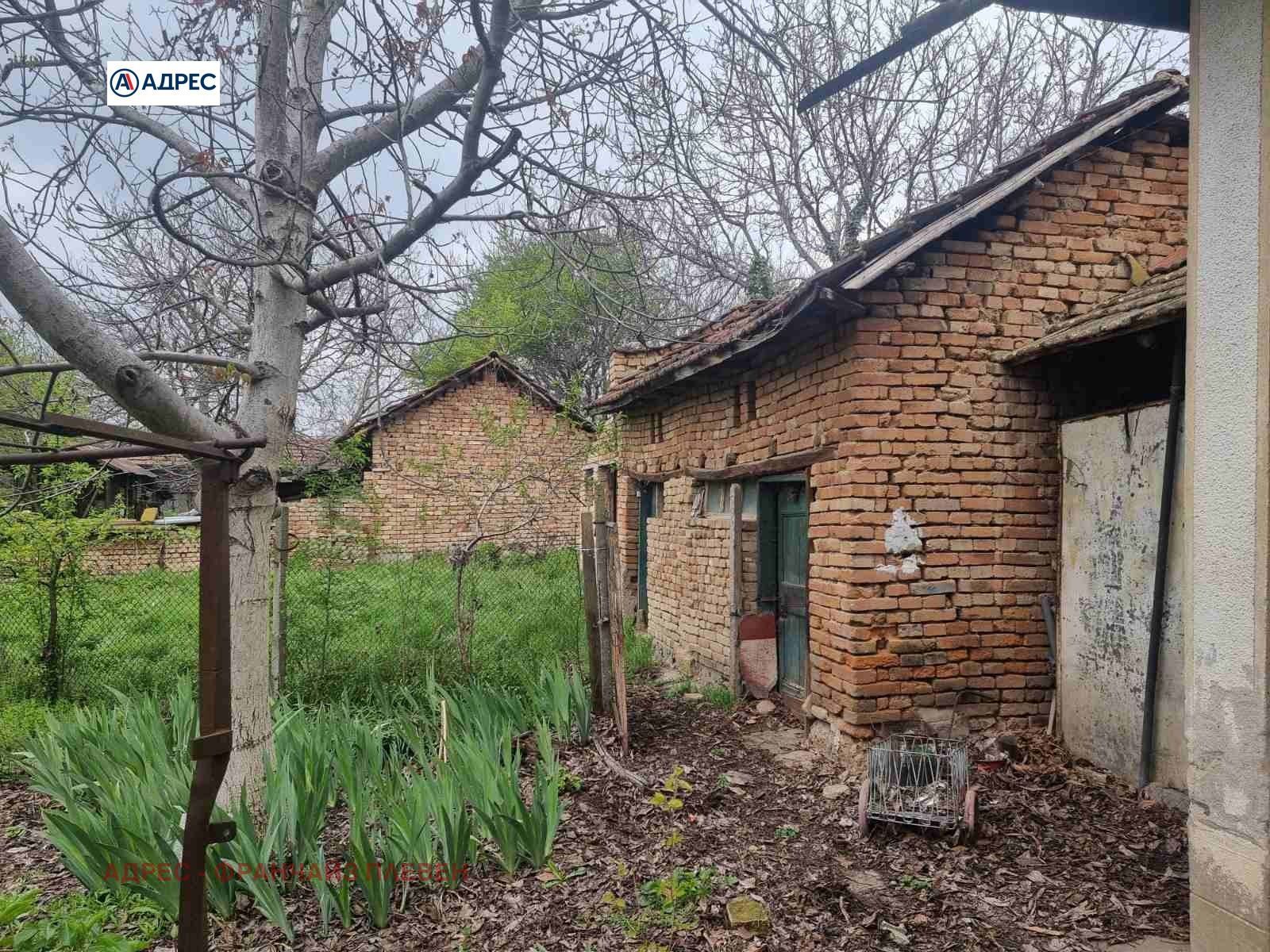 Къща в Плевен, област-гр.Тръстеник площ 60 цена 50000