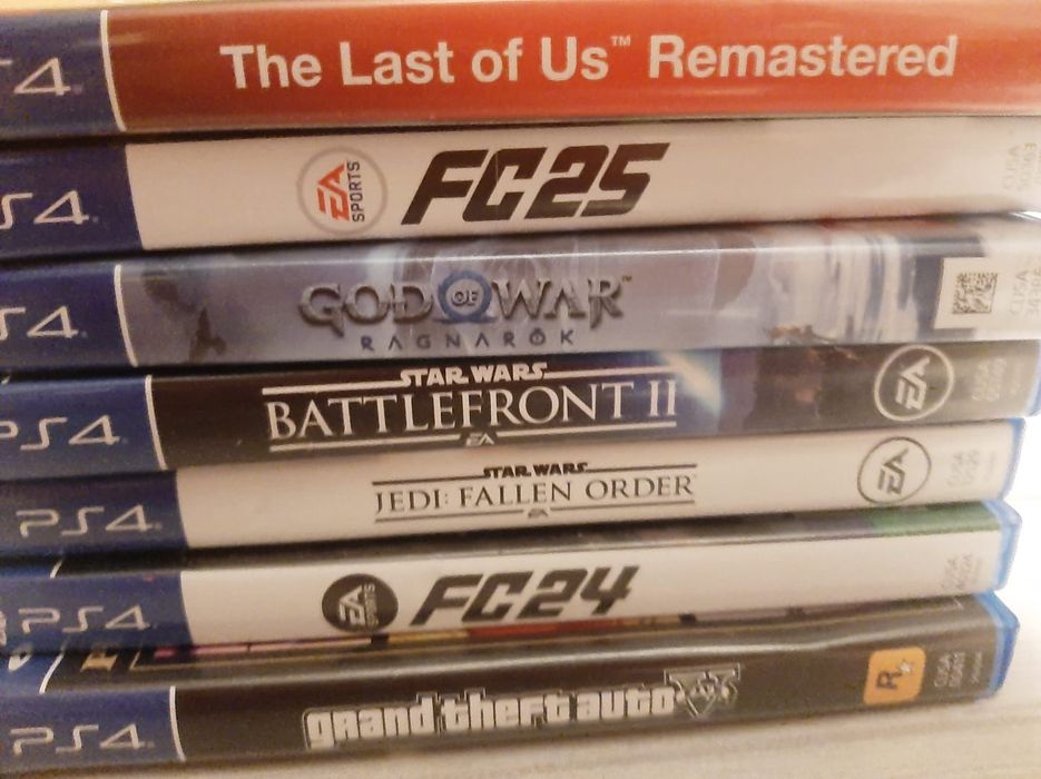 Vând Ps4/Schimb cu Ps5  Slim 1TB 8 jocuri și 2 manete fifa 26 și cășt