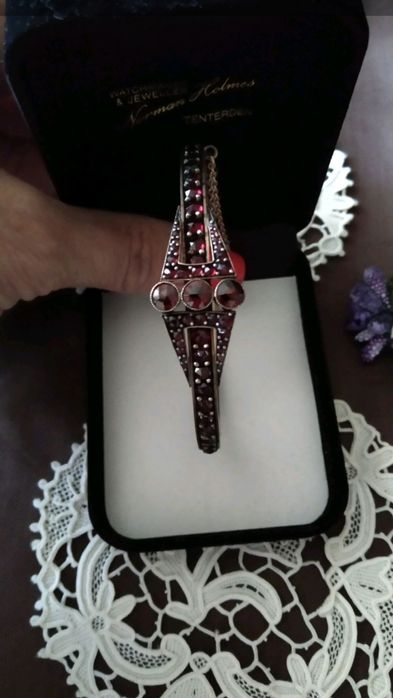 Изящный старинный браслет с чешскими гранатами-пиропами