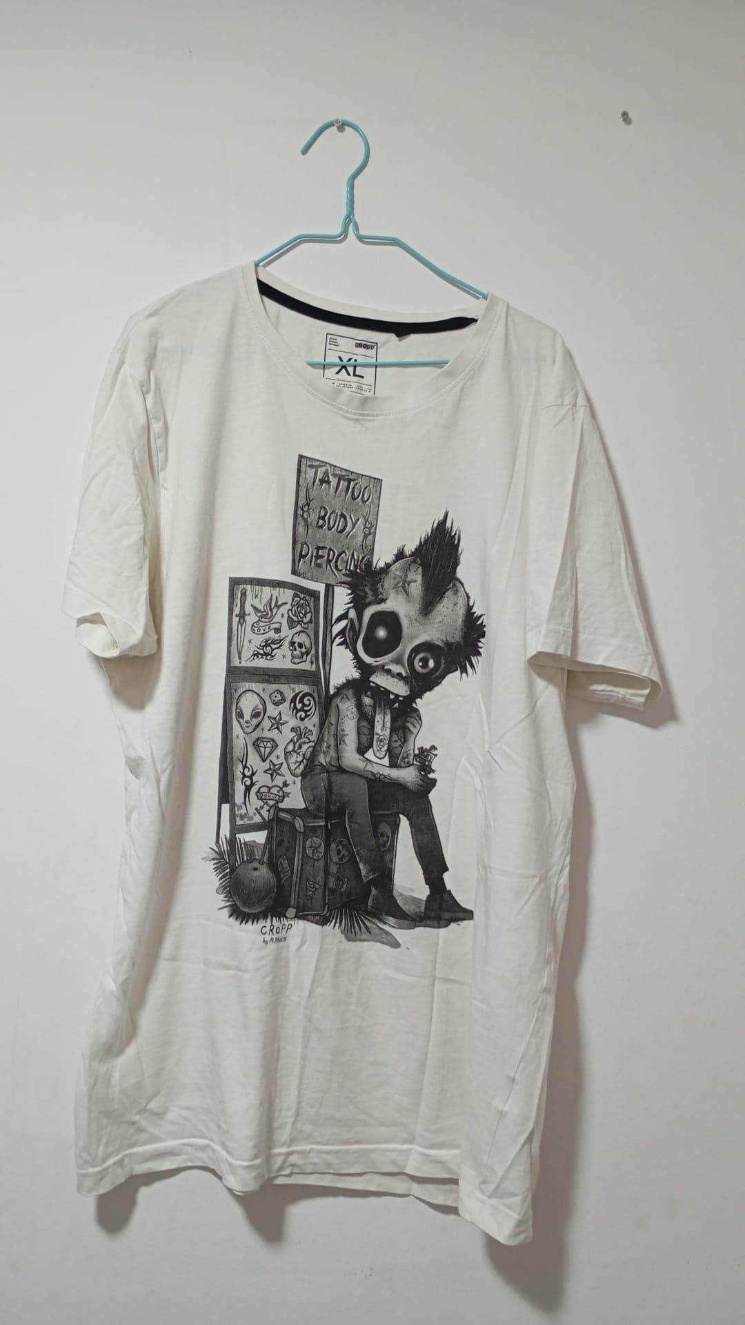 8 tricouri ,koton , kigli , cropp . Marime L si xL.