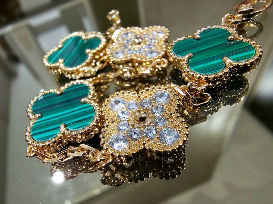 Van Cleef & Arpels VCA Rose Gold Green 5 Alhambra Clover Дамска Гривна