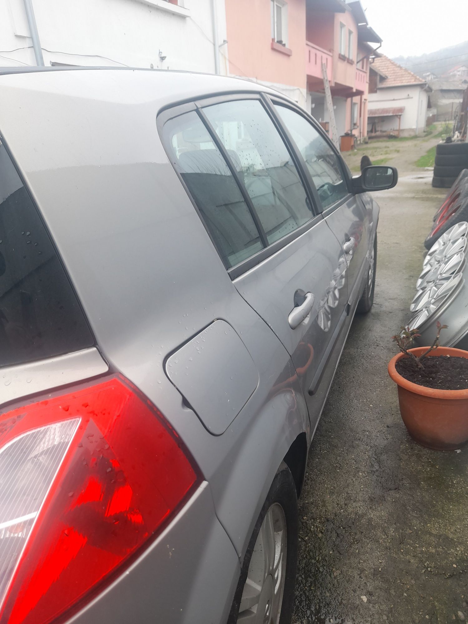 Vând Renault Megane 2 ,1,9 diesel
