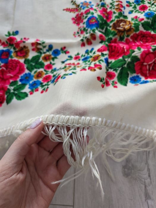 Basma din lână cu franjuri