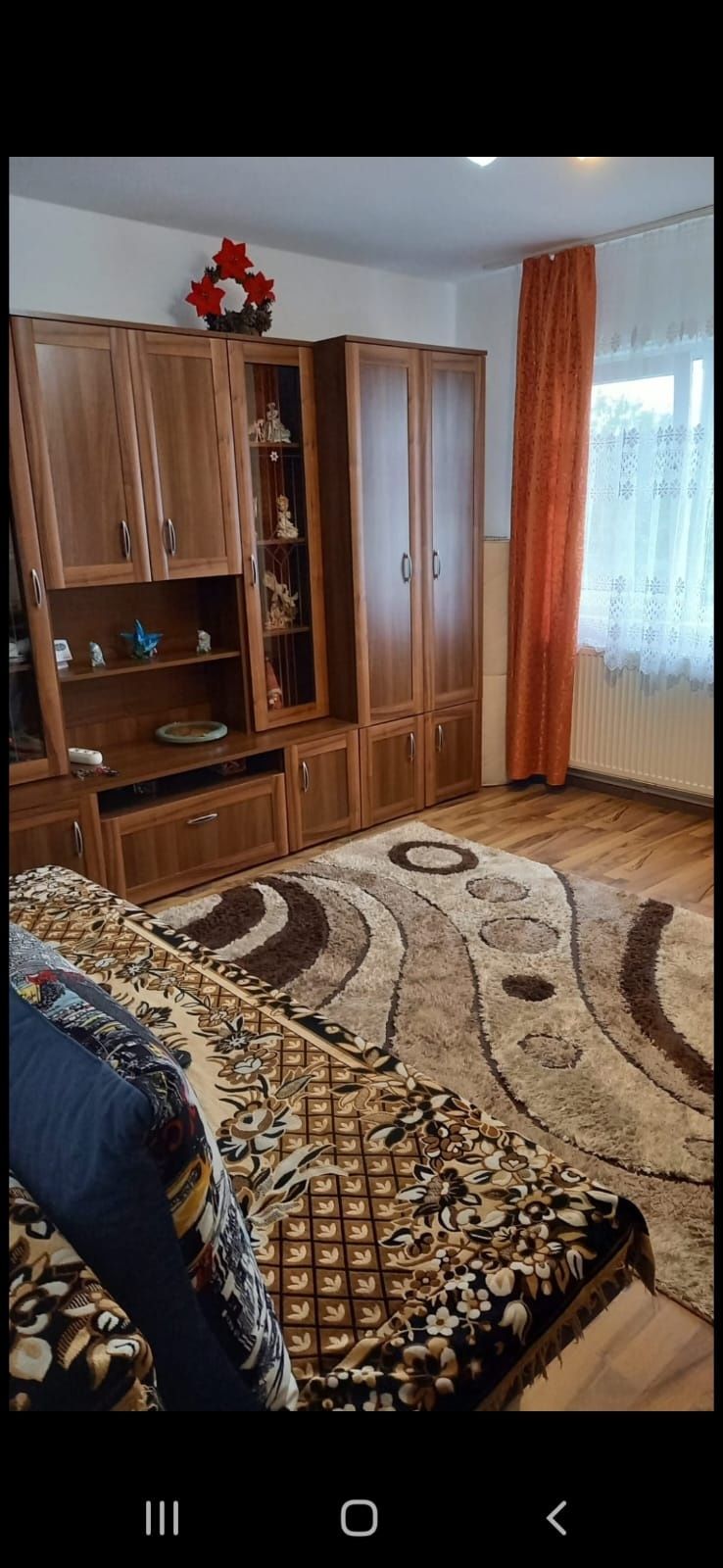 Închiriez garsoniera
