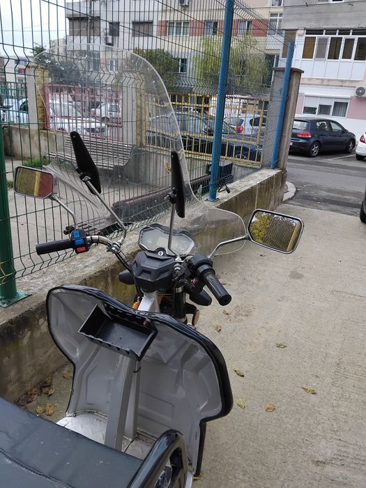 Vind triciclu tuk tuk