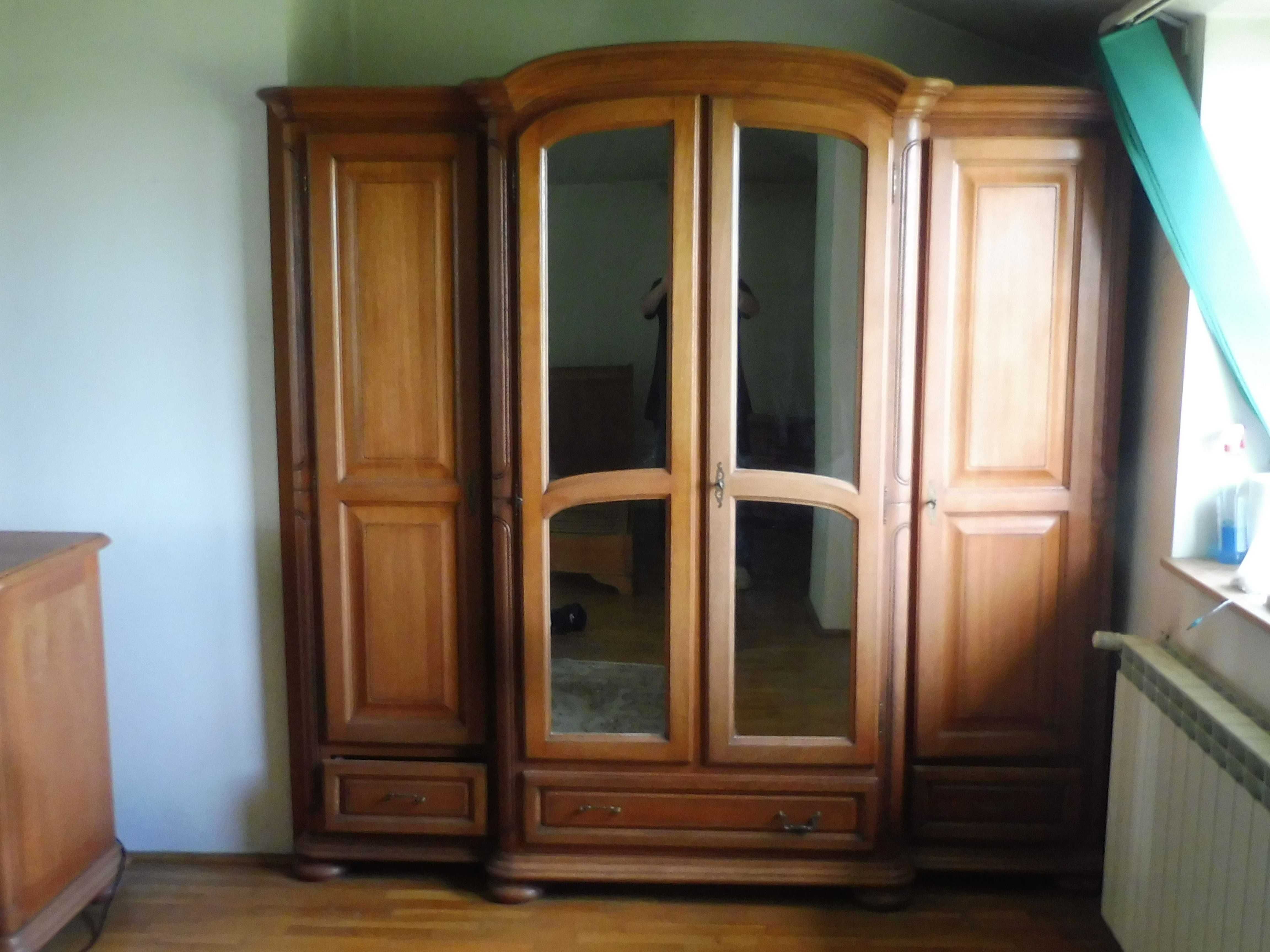 Set dormitor din lemn masiv (Mobex) - dulap, pat, noptiere, comoda
