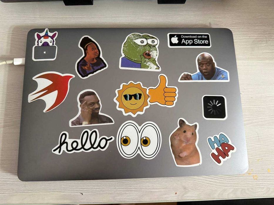 Macbook Pro 13' / 2019 / 8GB / 256GB / 2.4GHz