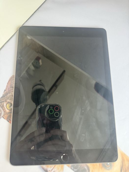 IPad generatia 6 , 32 GB , varianta cu sim
