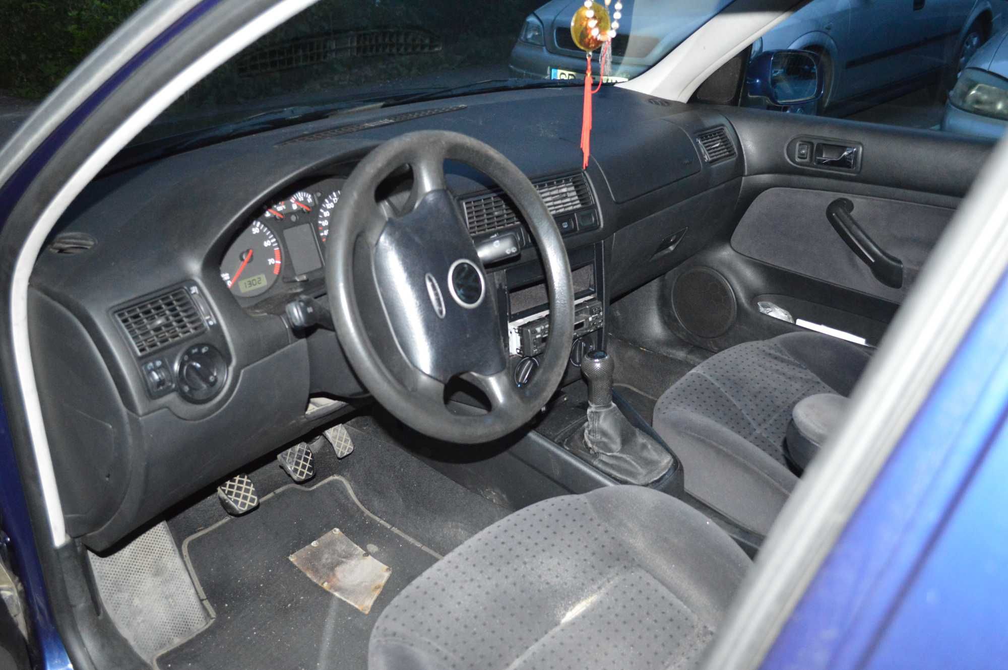 Volkswagen Golf 4 – 1.6 Benzină – An 2000 – 230.565 km