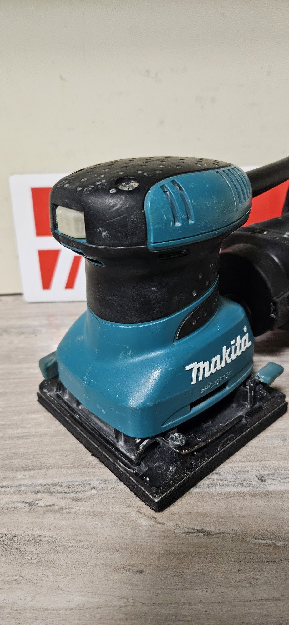 Makita Виброшлайф BO4555