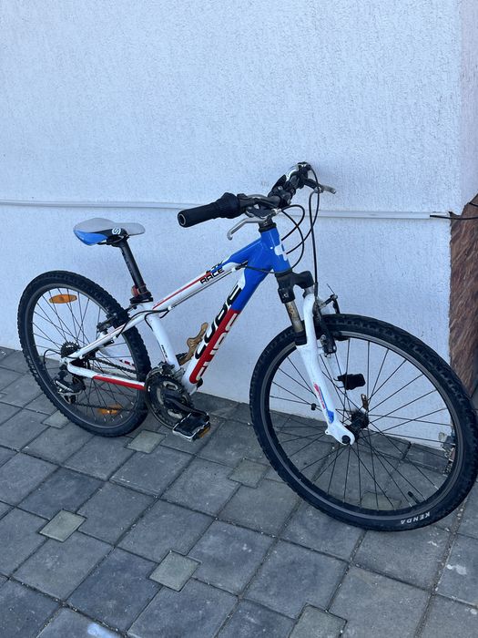 Bicicleta cube 240 pentru copii 6-12 ani