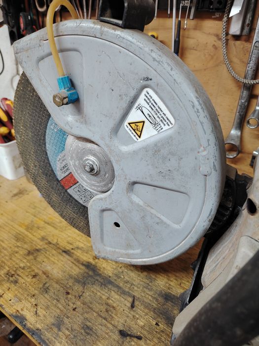 Бензинов фугорез Makita