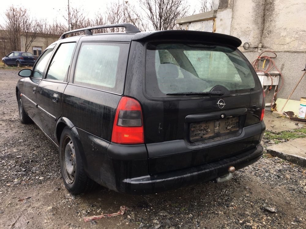 Opel Vectra B 1.8i Опел Вектра Б 1.8и на части!!