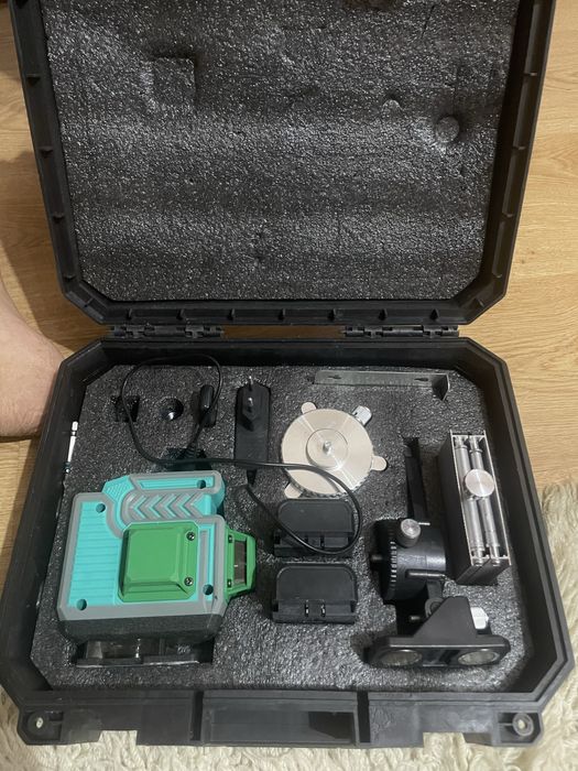 строительный лазерный уровень