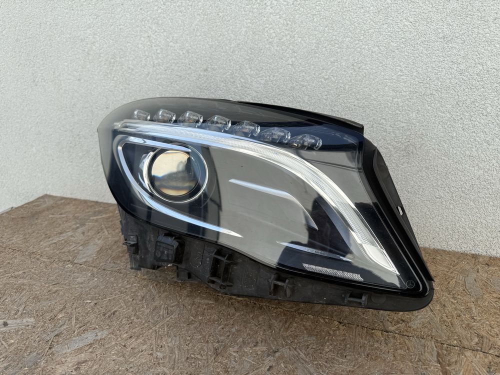 Far dreapta Mercedes GLA W156 Xenon + LED Original Europa