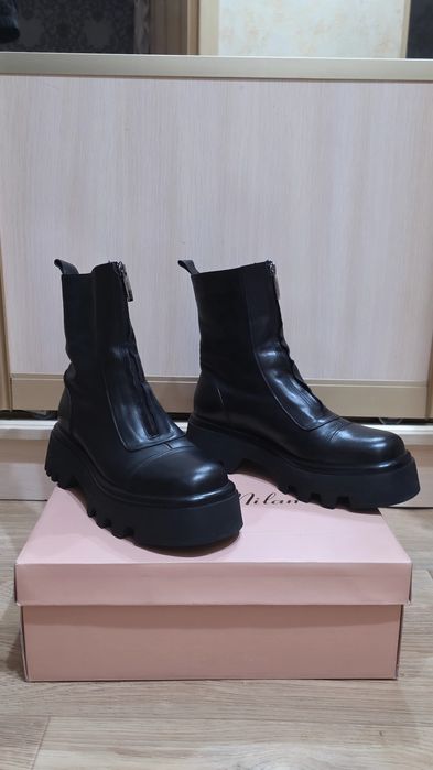 Продаю 15 тысяч,40 размер