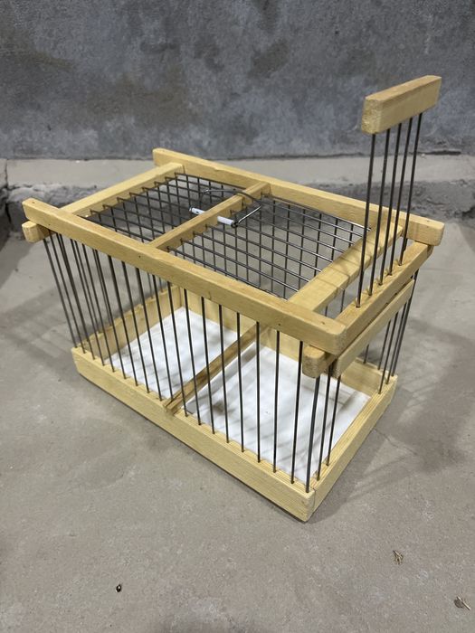 Клетки для птиц.