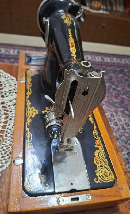 Ръчна шевна машина, много запазена