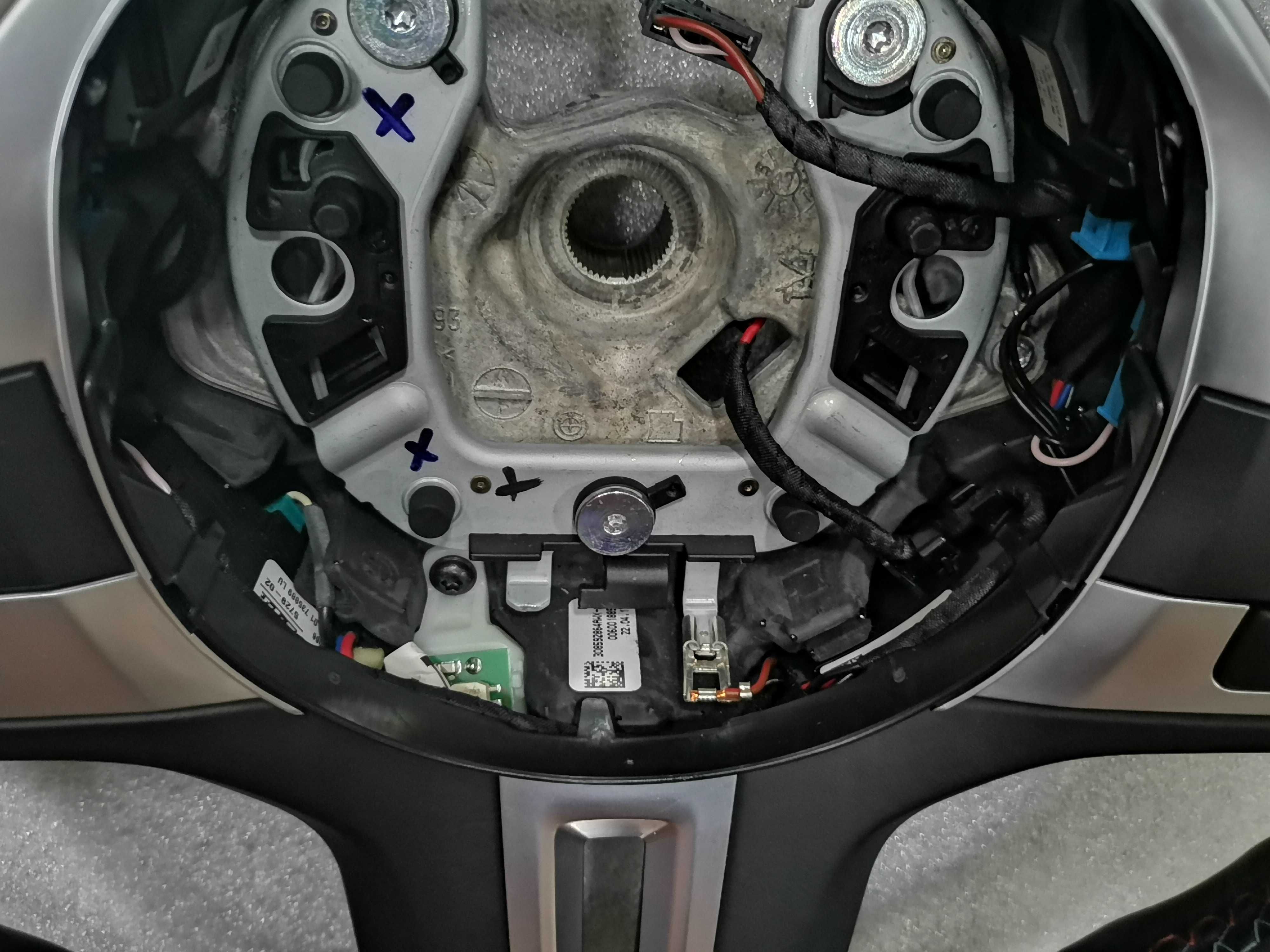 M Sport Черен Спортен Волан BMW X5M X6M M5 F90 M8 F91 F92 F93 F95 F96