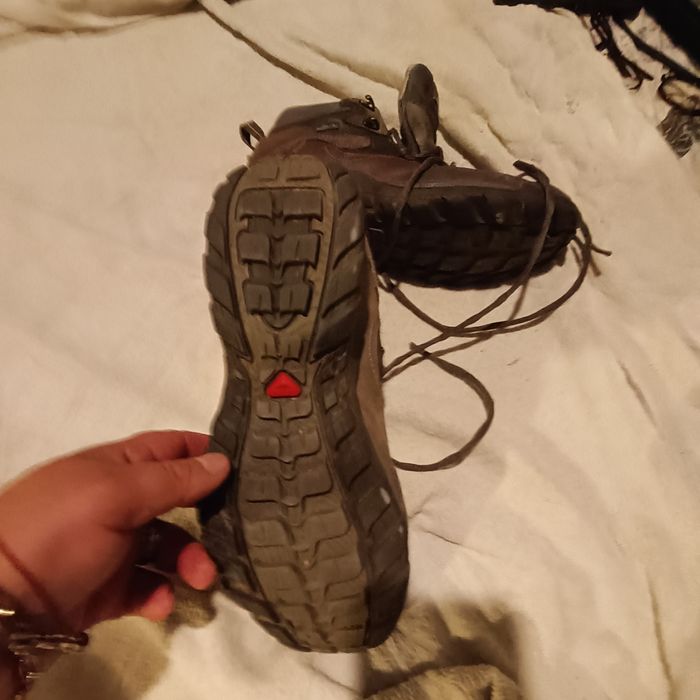 Ghete Salomon de piele