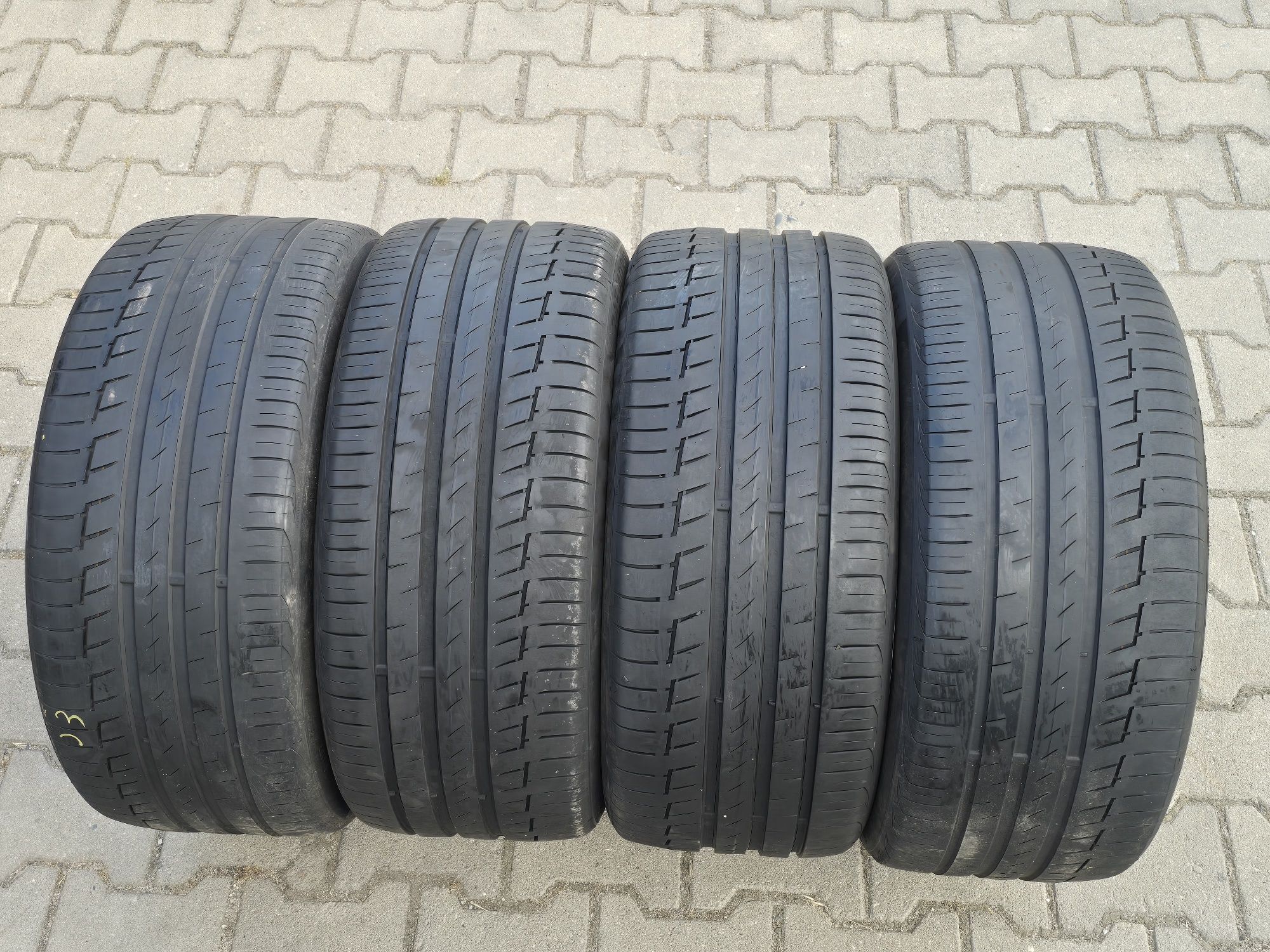 245 40 18 Continental