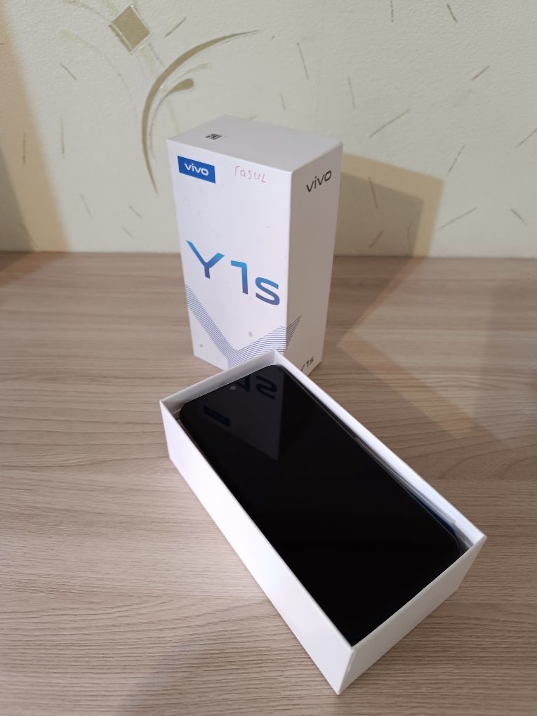 Vivo 2015 2/32гб телефон с коробкой