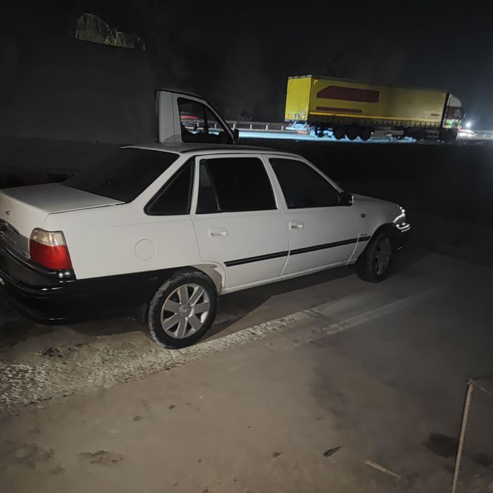 Nexia1.2005-yil oʻrtacha holatda yurib turubdi